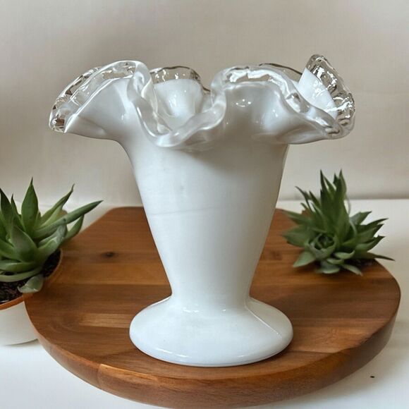 Vintage Fenton Silver Crest White Pedestal 4” Vase Ruffled Edge Milk Glass - Picture 1 of 5